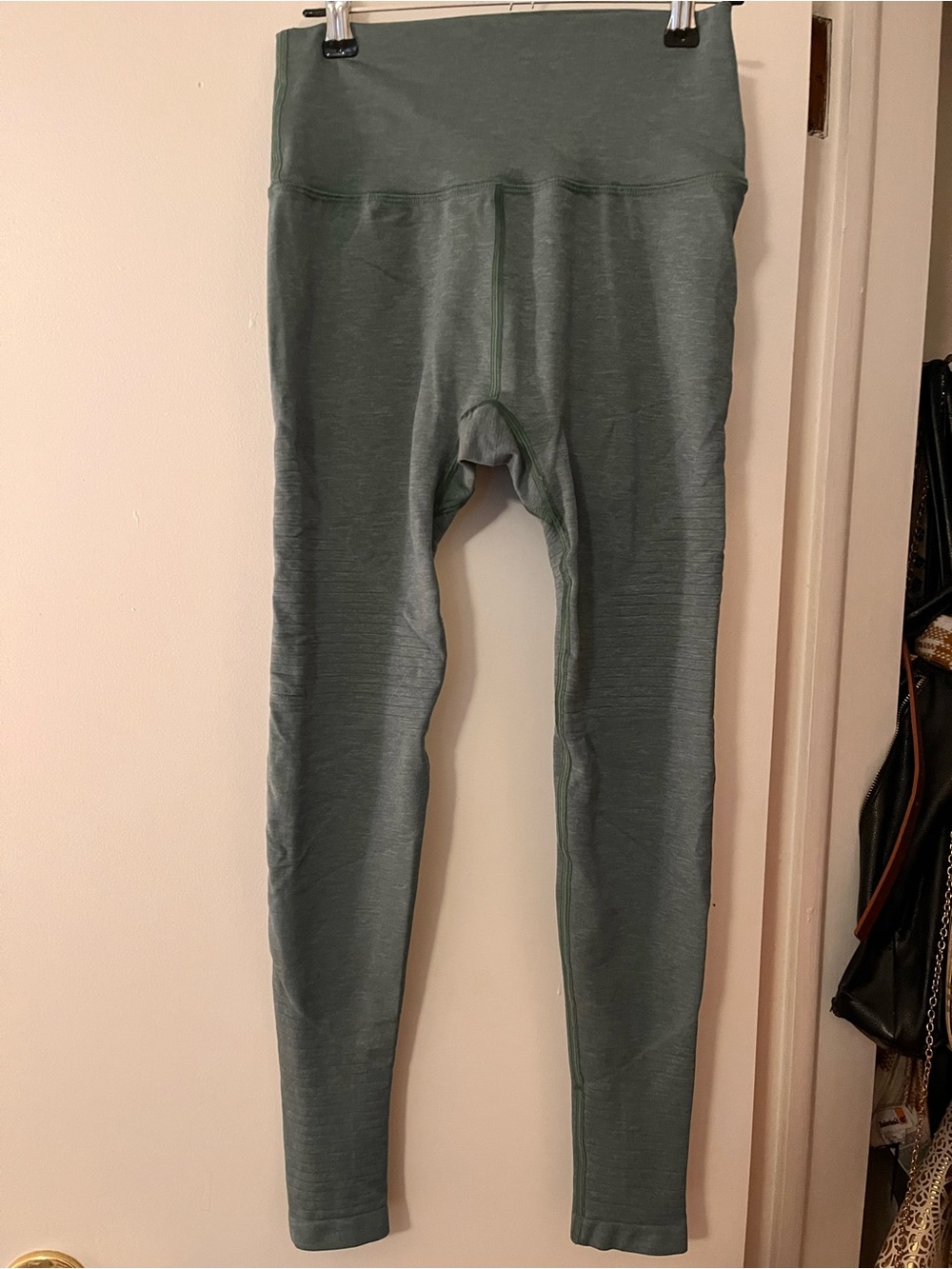 Alphalete Leggings in Slate Green